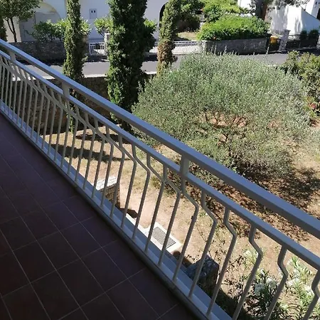Guesthouse Butkovic Punat Exterior photo